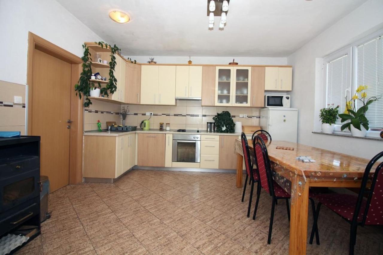 4 Bedroom Apartment In Tisno Luaran gambar