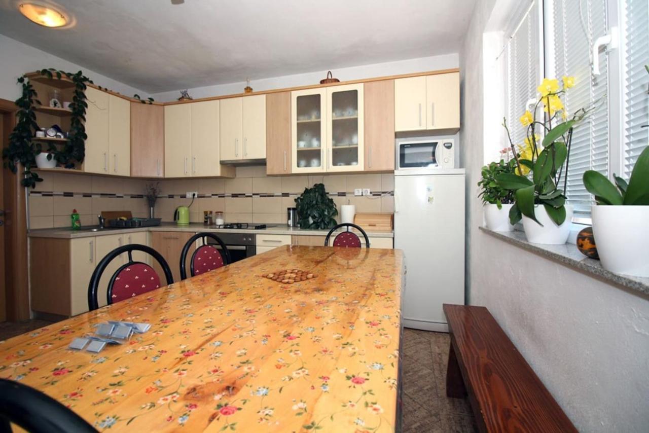4 Bedroom Apartment In Tisno Luaran gambar