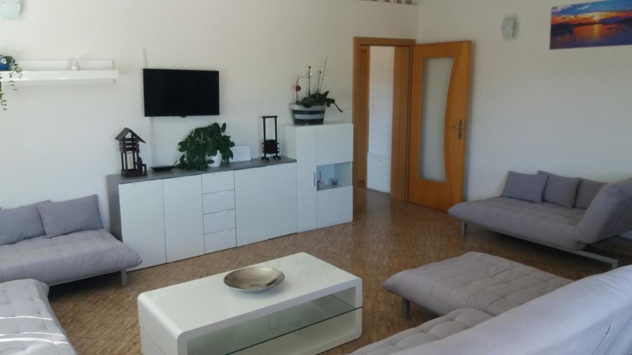 4 Bedroom Apartment In Tisno Luaran gambar
