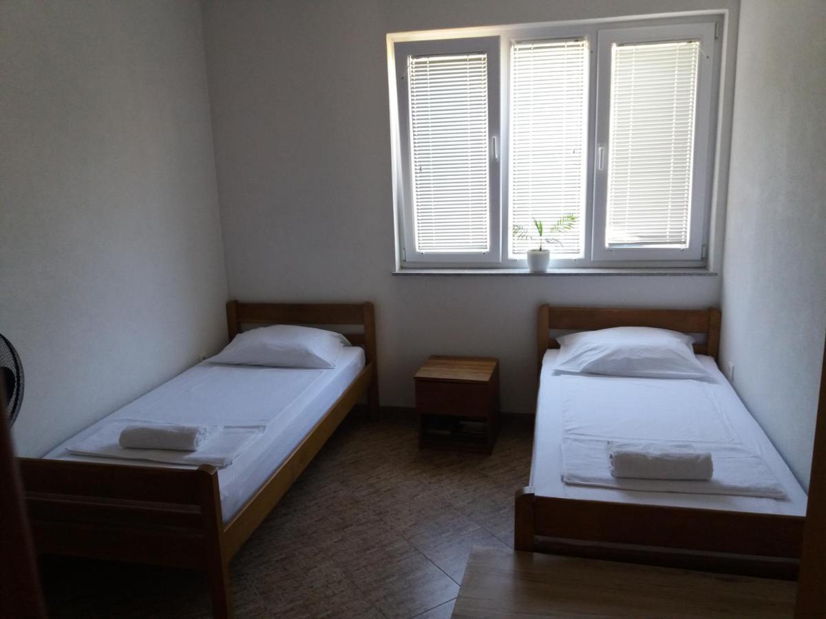 4 Bedroom Apartment In Tisno Luaran gambar