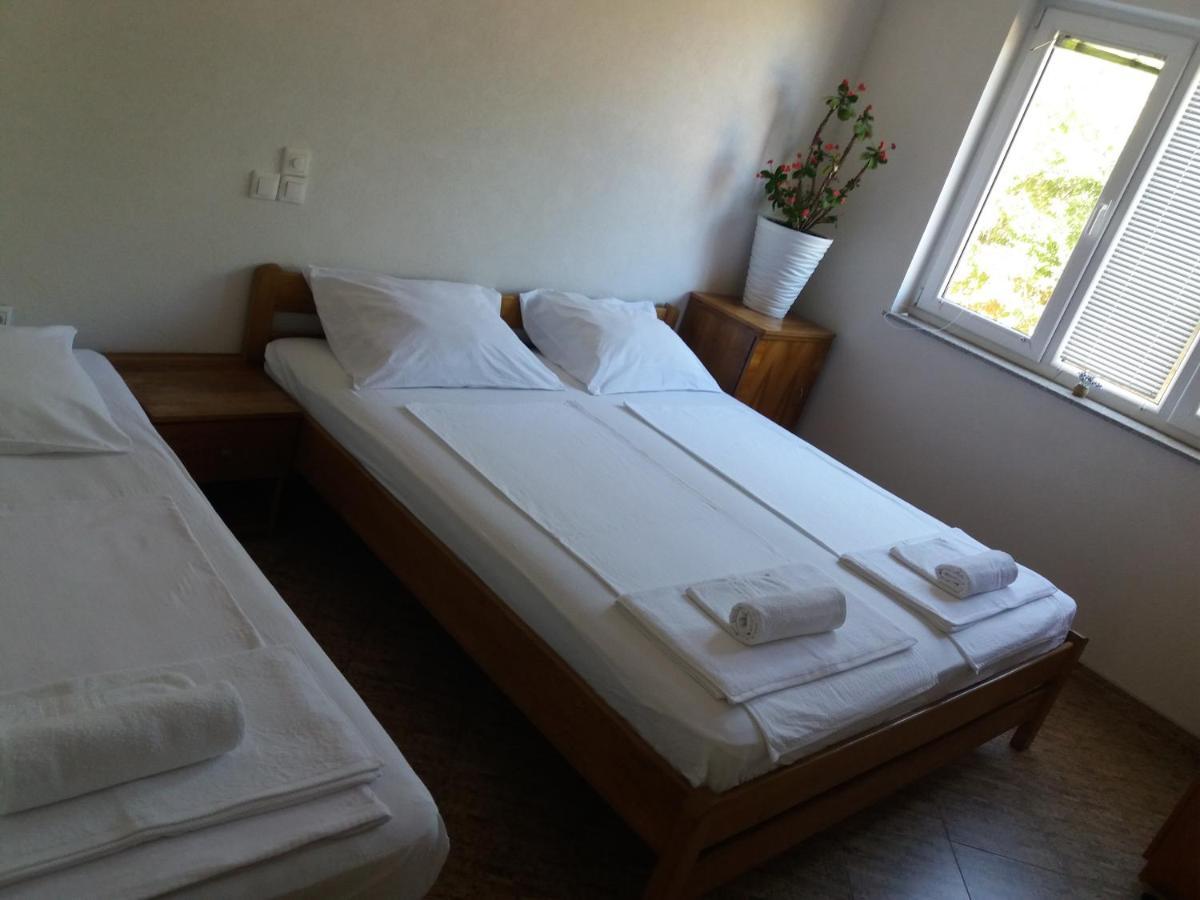 4 Bedroom Apartment In Tisno Luaran gambar